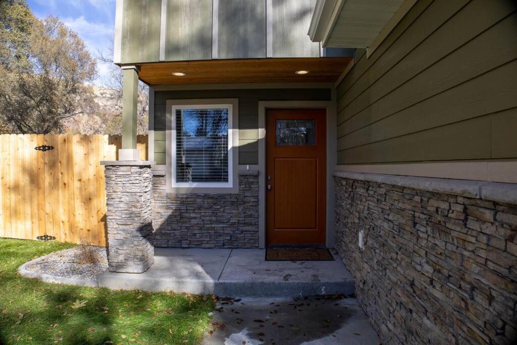 Delightful, New Townhome Downtown ビリングズ エクステリア 写真